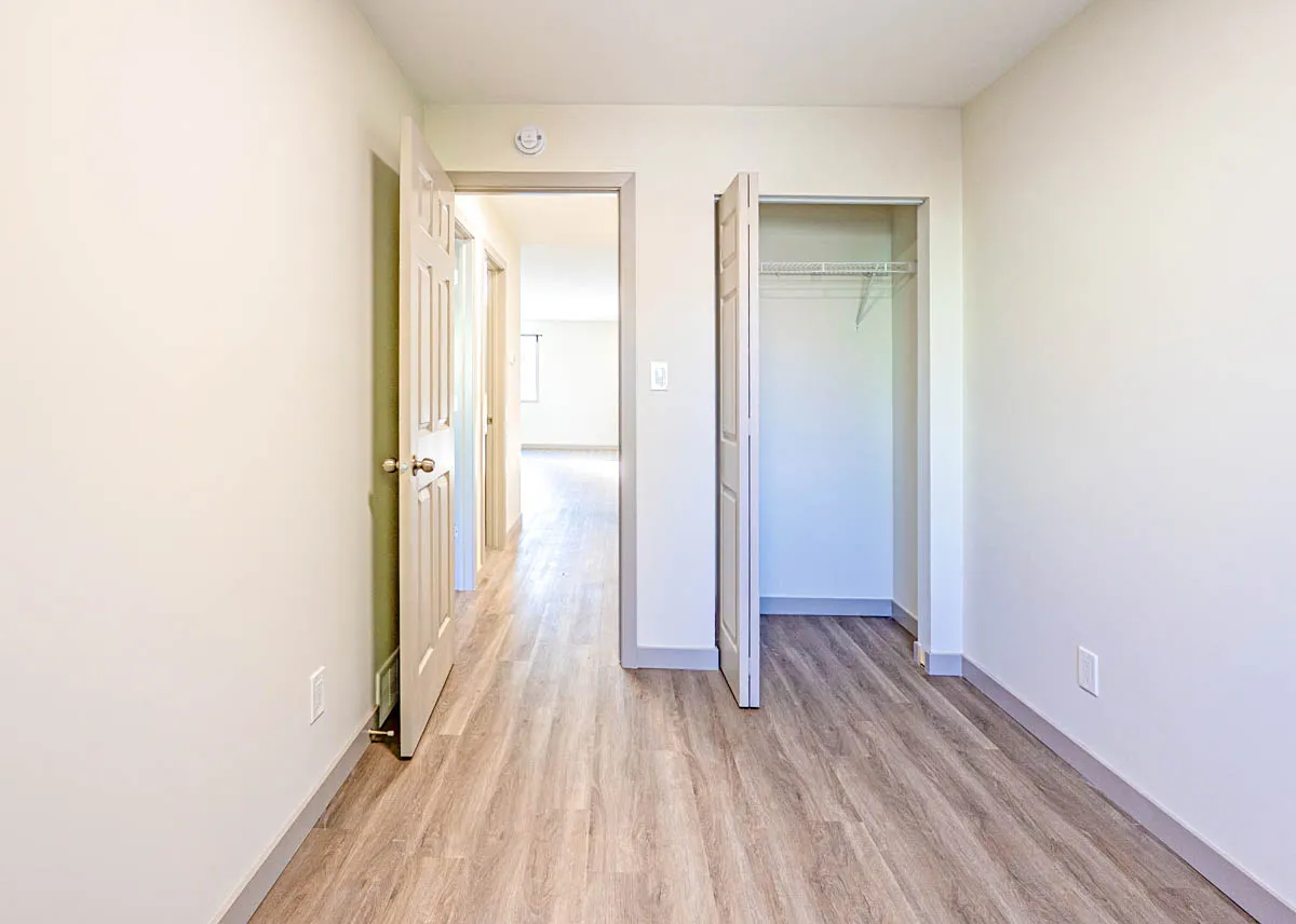 Looking down the hall between the bedrooms